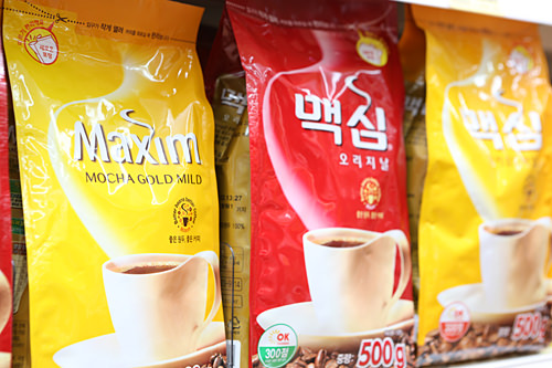 速溶咖啡
韩国人对速溶咖啡可以说是情有独钟，外国人也越来越多地买回去作为伴手礼送人。