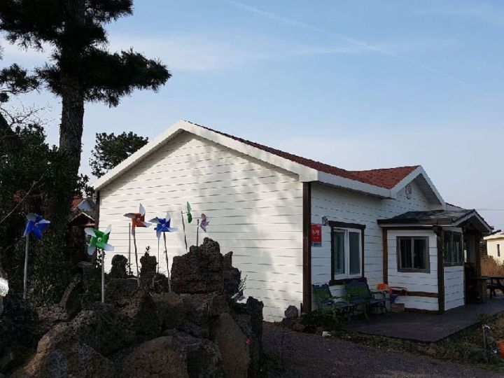 Jeju Beyond Guest House and Book Cafe