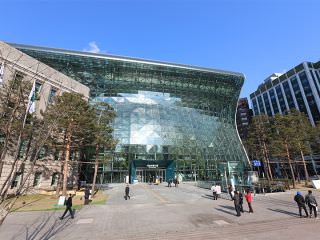 玻璃建筑“首尔市厅”