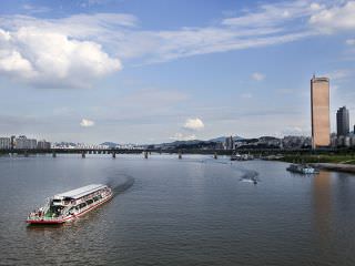 汉江游览船